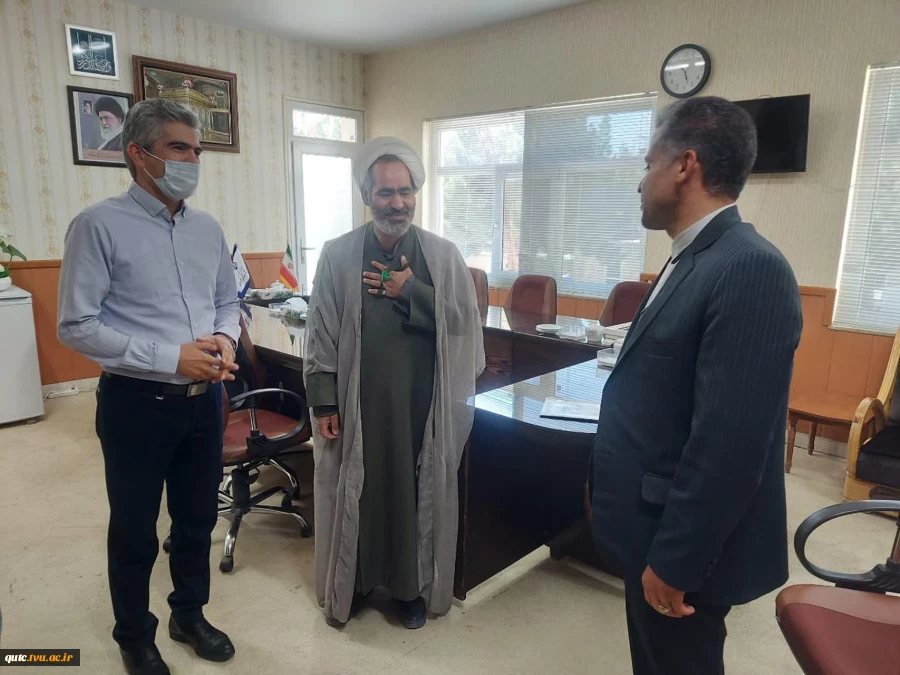 به مناسبت هفته دولت؛
 دکتر مهدی چم پور سرپرست آموزشکده فنی شهید رجایی قوچان با فرماندار شهرستان قوچان دیدار و گفت‌وگو کردند
 2