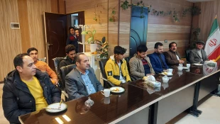 نشست هم اندیشی با محوریت "انتخابات و مشارکت حداکثری" در دانشکده فنی و حرفه‌ای شهید رجایی و با حضور فرماندار شهرستان قوچان برگزار شد 24