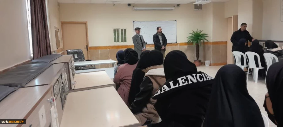 دانش‌آموزان دختر از کارگاه‌های آموزشکده ملی مهارت شهیدرجایی قوچان در پایان سال ۱۴۰۳ بازدید کردند. 3