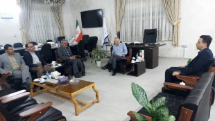 دیدار مهندس شادمان باهمراهی جمعی از همکاران آموزشکده قوچان بافرماندار محترم شهرستان قوچان 4