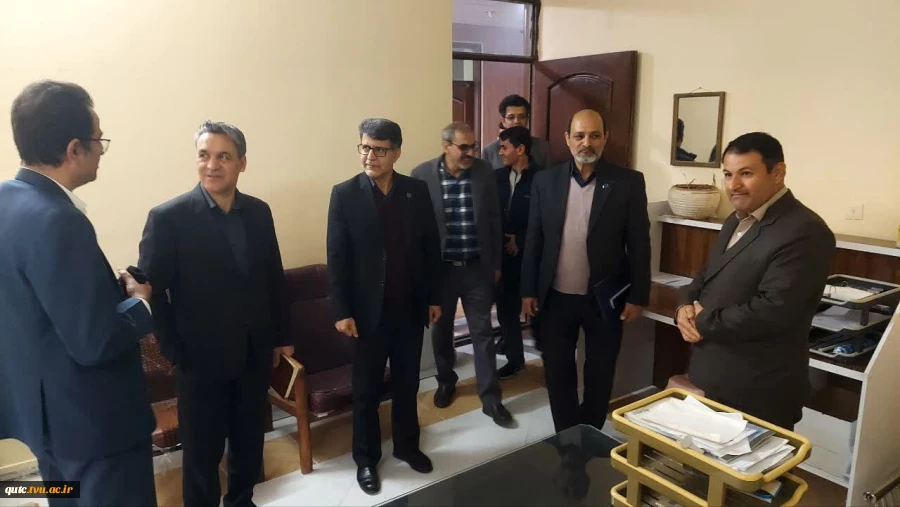 دیدار گرم و صمیمانه رئیس دانشگاه با کارکنان آموزشکده قوچان

 3