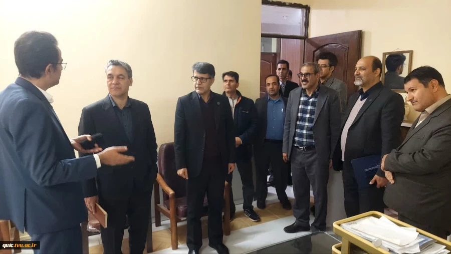 دیدار گرم و صمیمانه رئیس دانشگاه با کارکنان آموزشکده قوچان

 4