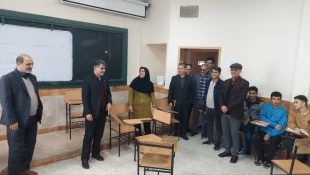 درحاشیه سفر دکتر احمدی با دانشجویان دیدار و گفتگو کرد

 2