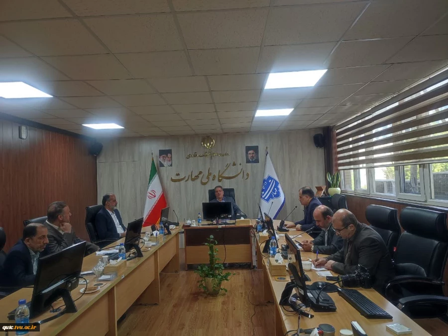 سومین جلسه برخط رئیس دانشگاه ملی مهارت با نماینده‌های کارمندان 21 واحد استانی


 2