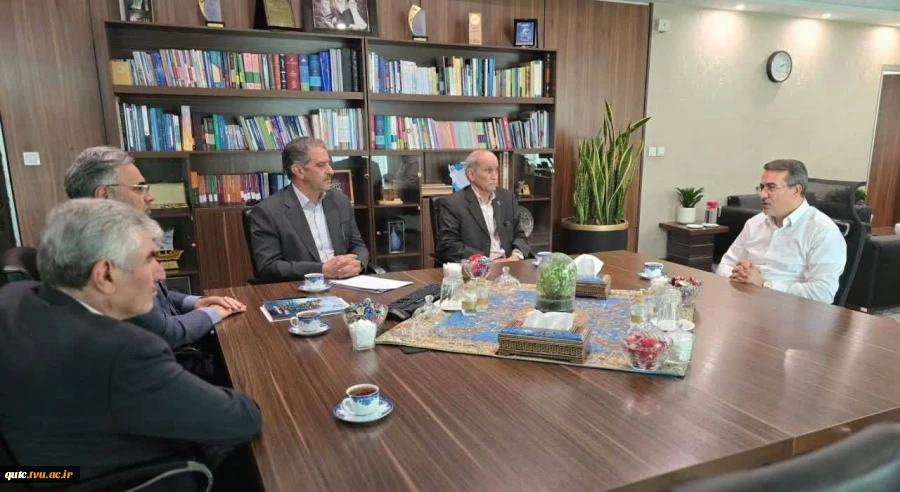 معاون رئیس جمهور و رئیس سازمان اداری و استخدامی کشور در دیدار با روسای سه دانشگاه پهنه گستر کشور تاکید کرد:
ترمیم حقوق کارکنان دولت به‌ویژه اعضای غیر هیئت علمی وزارت علوم، تحقیقات و فناوری 2