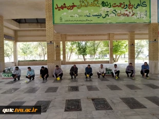 غبارروبی مزار شهدا با حضور جمعی از کارکنان انجام شد
 8