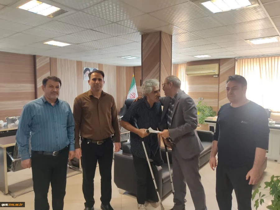 تجلیل از جانباز ۷۰ درصد و راوی دفاع مقدس در دانشکده 2