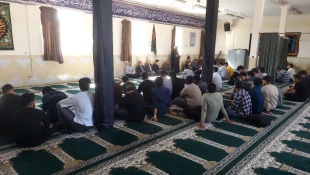 در راستای بزرگداشت آغاز سال تحصیلی جدید، مراسم اهتزاز پرچم همزمان با اقامه نماز ظهر و عصر در ساختمان شهید سلیمانی آموزشکده قوچان برگزار شد.  6