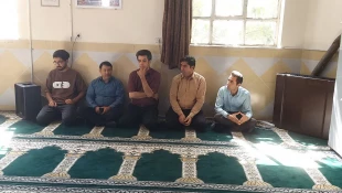 در راستای بزرگداشت آغاز سال تحصیلی جدید، مراسم اهتزاز پرچم همزمان با اقامه نماز ظهر و عصر در ساختمان شهید سلیمانی آموزشکده قوچان برگزار شد.  8